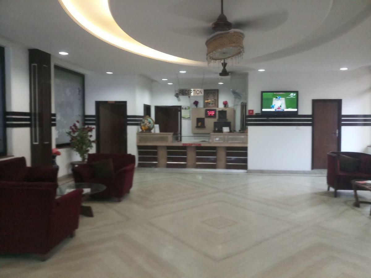 Hotel Vindhwashni Haldwāni Εξωτερικό φωτογραφία