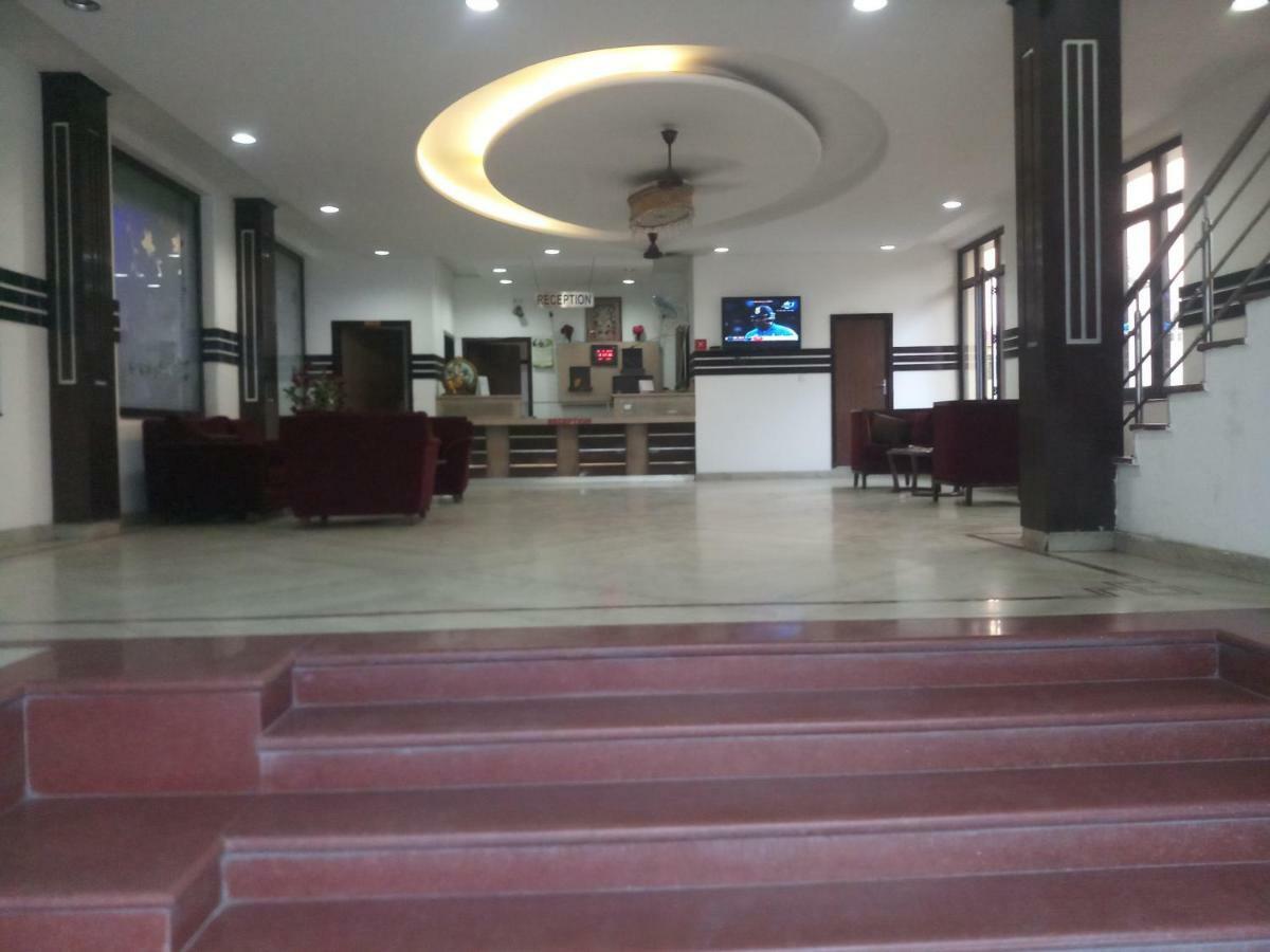Hotel Vindhwashni Haldwāni Εξωτερικό φωτογραφία